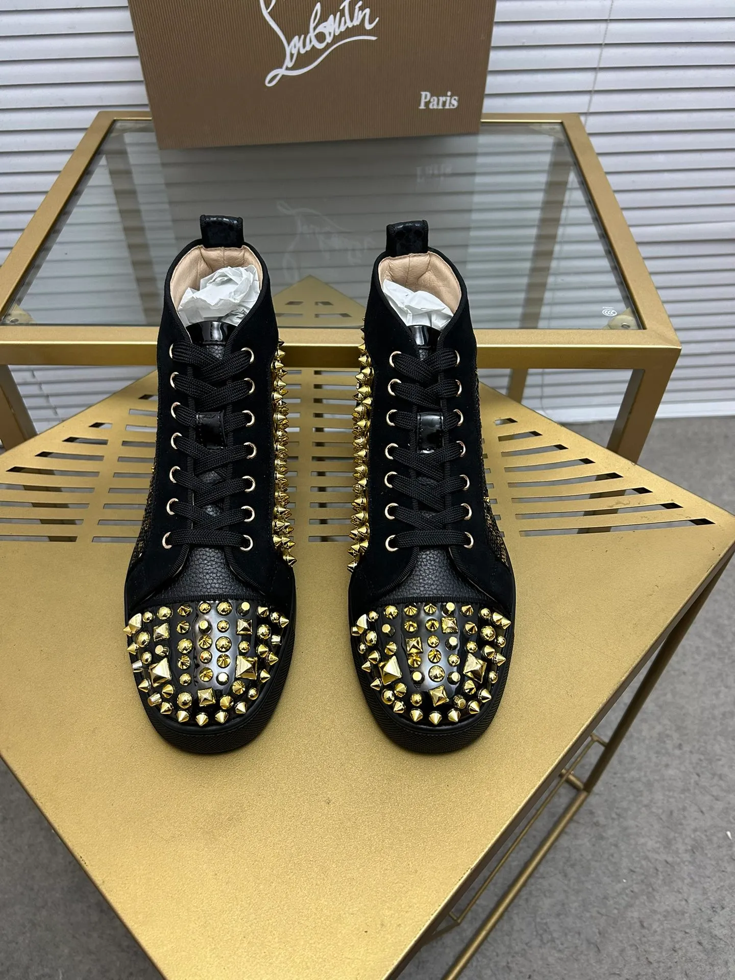 (Customized model) Ex-factory price is 560. christian louboutin (CL red sole shoes) counter series, casual sneakers for couples 📢 📢 📢 Exclusive hot style release 🎈🎈💪 Movable latex feet 👻 Finished outsole line [Proud] 😝Female 35-40# Male 38#-46, global supply😝 [Top version]: Original imported genuine leather upper, top original leather lining, original molded TPU outsole, original 1:1 detail processing, original shoe last,